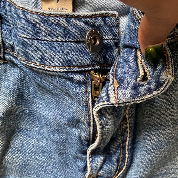 Distressed denim jeans - Picture 5 of 13